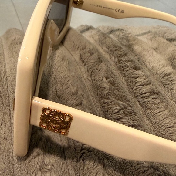 LOEWE
Chunky Anagram 140MM Mask Sunglasses - Picture 7 of 8